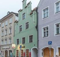2 12-Zimmer-Dach-Wohnung mit zwei darüberliegenden Hobbyräumen und Balkon, mitten in der Stadt - Landshut