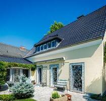 Villa in Meerbusch Rheinnähe mit Garten, Sauna, Kamin von privat