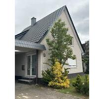 Großzügiges Einfamilienhaus mit Wintergarten, Pool & Carport - Delmenhorst