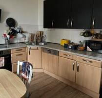 Wohnung mit Halbhaus-Charakter 101 m24 12 Zimmer neu renoviert - Neumünster Brachenfeld/Ruthenberg