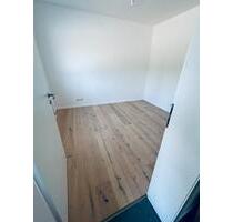 NEU- 2 Zimmer Wohnung frisch renoviert mit Einbauküche in Pürgen