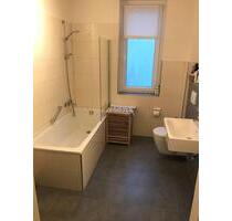 **** Modernisierte 2-Zi-Wohnung mit Loggia in ruhiger Lage von Frohnhausen **** - Essen Stadtbezirk III