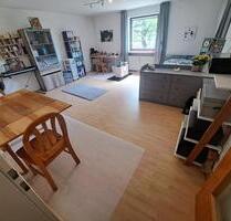 Schönes 1 Zi-Apartment: Küche mit EBK, Bad, 40m², Pettendorf