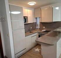 1,5 Zimmer Wohnung mit hochwertiger Einbauküche, Balkon u. Garage - Mulfingen