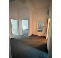 4 Zimmer Büroetage 100m2 - 1.500,00 EUR Kaltmiete, ca.  100,00 m² in Frankfurt am Main (PLZ: 60327) Gutleutviertel