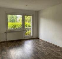 3-Raum-Wohnung im Erdgeschoss mit Dusche und Balkon - Oschersleben (Bode)