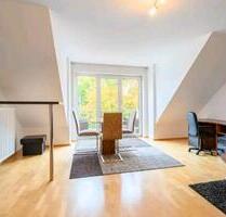 Helle, gepflegte 2-Zimmer-DG-Wohnung mit Balkon in Top-Lage in IN - Ingolstadt Nordost