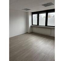 BüroPraxis Räume - 3.555,00 EUR Kaltmiete, ca.  395,00 m² in Kirchheim bei München (PLZ: 85551)