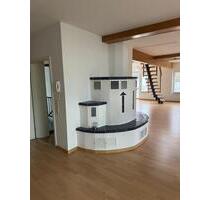 4-Zimmer-Wohnung mit Galerie, Wintergarten & Kamin in Hegensdorf - Büren