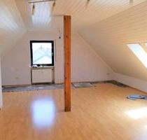 ER-Hüttendorf: Hübsche, gemütliche 1 ZW unterm Dach - Erlangen Alterlangen