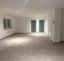 Freistehendes Einfamilienhaus mit Garten, Garage und Keller - Olsdorf