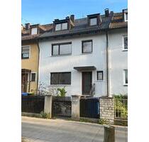 Neu sanierte 2,5-Zimmerwohnung mit Balkon - Nürnberg Schnepfenreuth