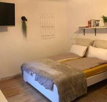 Frisch renoviertes & möbeliertes WG Zimmer - Hamburg Wandsbek