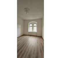 „Charmante 4-Zimmer-Altbauwohnung: Neu saniert mit moderner Fußbodenheizung und Balkon!“ - Pirna