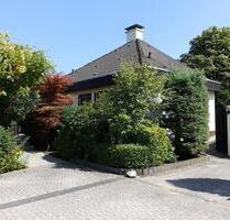 Einfamilienhaus mit Garage, Terrasse & Top-Lage in Meckenheim