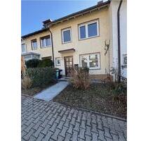 Familienfreundliches 5-Zimmer-Reihenhaus in Frankfurt Kalbach - Frankfurt am Main Nord-Ost