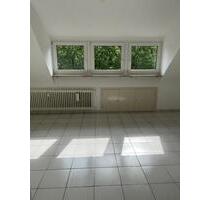 Helle gutgeschnittene 2 Zimmerwohnung im DG - Köln Kalk