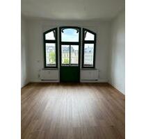 Neu renovierte 5-Zimmer-Wohnung mit Balkon, Abstellraum und geräumigem Flur! - Chemnitz Bernsdorf
