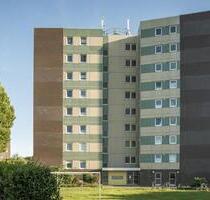 Bereits modernisierte 4-ZKB-Balkonwohnung im Erdgeschoss eines Hochhauses in Heppens zu vermieten! - Wilhelmshaven