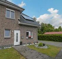 6587 - Moderne Doppelhaushälfte mit Carport und Garten in Süddorf! - Edewecht