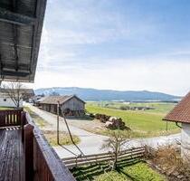 Neukirchen: 6-Zi.-Wohnung mit Balkon & Gartenanteil - Neukirchen bei Heiligen Blut