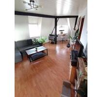 Gemütliche Altbauwohnung mit großer Dachterrasse – ab 1.2.26 - Düren Distelrath