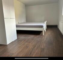 WG Zimmer zu vermieten - 650,00 EUR Kaltmiete, in Augsburg (PLZ: 86156) Bärenkeller