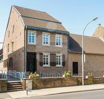 Einzigartiger Altbau im Landhausstil – liebevoll modernisiert mit geschlossenem Innenhof! - Bergheim