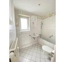 Raum für neue Ideen: Unser Renovierungsprojekt ** 2 Zi. KDB +Balkon in Dortmund-Lanstrop