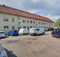 Charmante 2-Zimmer-Wohnung im Erdgeschoß auf historischem Vierseithof – Wohnen mit Charakter - Arnsdorf