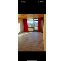 Helles Zimmer in 2-er WG mit Balkon - Neunkirchen