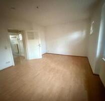 Gemütliche 3-Zimmer-Wohnung in Hochparterre rechts - Reusa nahe dem Krankenhaus - Plauen Alt Chrieschwitz