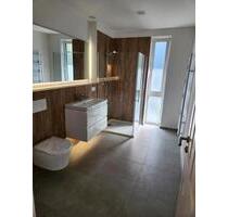 Neue 4 Zi.-Whg in HH-Volksdorf - 1.990,00 EUR Kaltmiete, ca.  130,00 m² in Hamburg (PLZ: 22359) Wandsbek