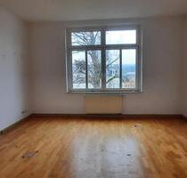 Helle 2-Zimmer-Wohnung mit Einbauküche und Badewanne – 79 m² – - Lichtenstein (Sachsen)