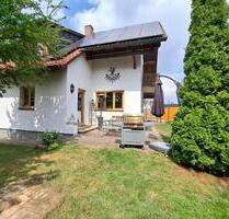 Charmantes Einfamilienhaus mit 606 m² Grundstück - Aichach