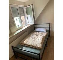 Dachgeschoss Wohnung - 400,00 EUR Kaltmiete, in Feucht (PLZ: 90537)