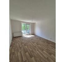 4 Raumwohnung mit Balkon - 450,00 EUR Kaltmiete, ca.  68,00 m² in Bitterfeld-Wolfen (PLZ: 06749)