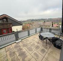 Schöne 2,5-Zimmer-Wohnung mit großzügiger Dachterrasse, Garage - Aalen Dewangen