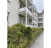 Gepflegte Hochparterre-Wohnung mit 3 Zimmern, Balkon und EBK - Düsseldorf Stadtbezirk 8