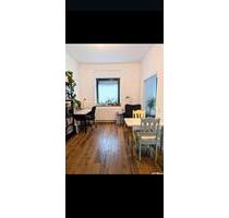 Altbau Wohnung Nippes - 970,00 EUR Kaltmiete, ca.  40,00 m² in Köln (PLZ: 50733) Nippes