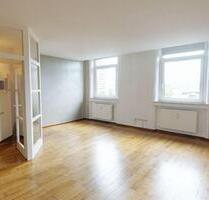 Schicke 4-Zimmer-Wohnung mit EBK & Stellplatz, Coburg zentrumsnah