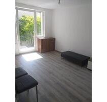 Zentrale, helle 2-Zimmer-Wohnung mit Südbalkon in Krefeld