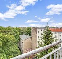 Möblierte 2-Zi.-DG-Wohnung mit 2 Balkonen in Berlin Schöneberg