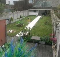 Haus mit Garten und Haus im Garten für Gäste - Duisburg Hamborn