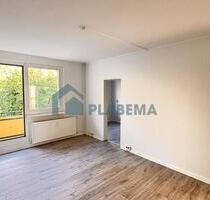 2 Zimmer- Wohnung, Balkon, wird frisch renoviert, neue Einbauküche möglich - Schwerin Gartenstadt