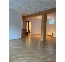 100 m2 Wohnung - 710,00 EUR Kaltmiete, ca.  100,00 m² in Bad Gandersheim (PLZ: 37581)