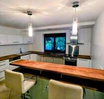 Planegg, 4 Zimmer, EBK, Balkon , Badewanne, Gäste-WC - München Thalkirchen-Obersendling-Forstenried-Fürstenried-S