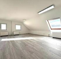 Schöne DG-Wohnung inkl. Küche * in Rheinstetten