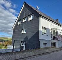 Gepflegtes Wohnhaus mit Garage in Wemmetsweiler - Merchweiler