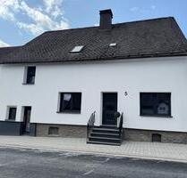 Saniertes Ein- Zweifamilienhaus in TOP Lage mit Garten Medebach